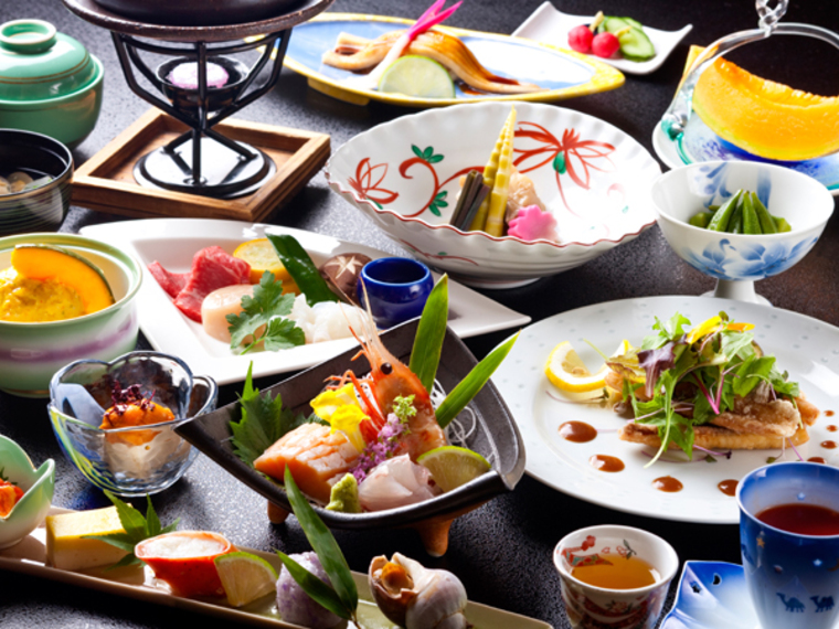 【和食会席膳～料理一例】小樽の新鮮な魚介類と朝里の山菜。四季折々の旬の味をどうぞ。