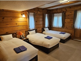 ログ調 洋室トリプルルーム