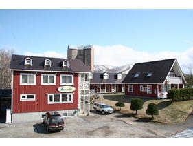 リッラ・ヒューセットの全景です。