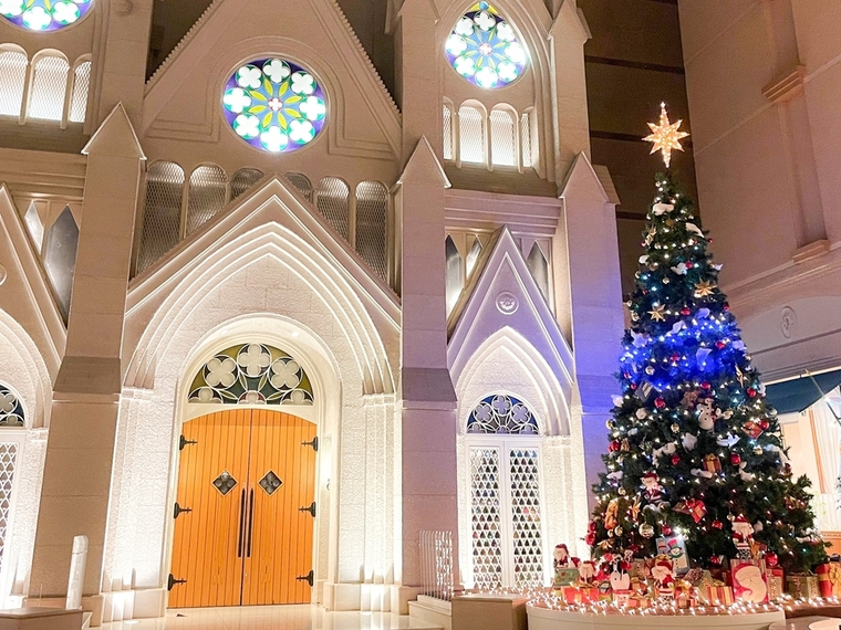 ホテルエミシア札幌チャペル前のクリスマスツリー