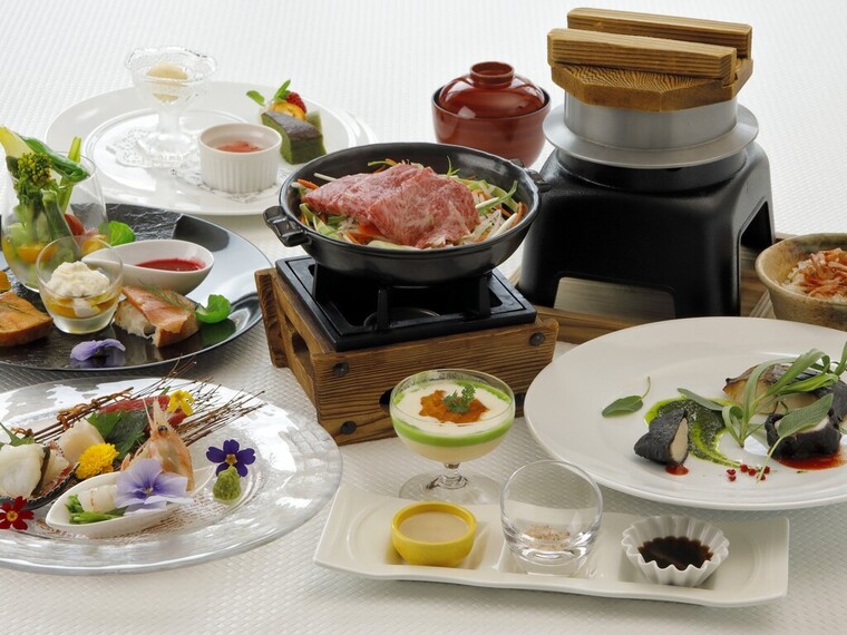 和洋創作会席イメージ
旬の食材がテーブルを彩ります。
