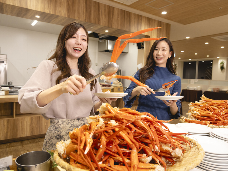 【夕食ビュッフェ】やっぱり目玉はこれ！「紅ズワイガニ」食べ放題♪カニ汁もございます