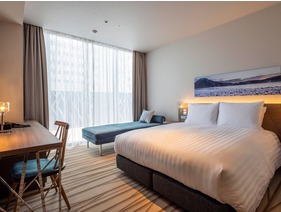 【ユニバーサルクイーン】25～26平米／室内の段差がなく水回りに手すりも備えたユニバーサルデザイン