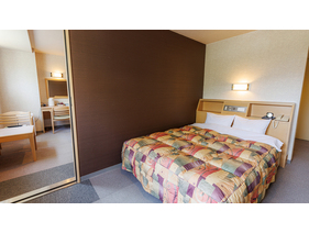 コネクティングルーム│ダブルルーム側（23㎡）