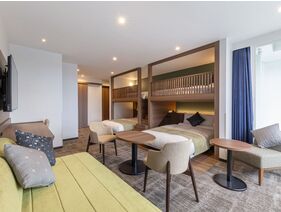 デラックス4ベッドバンクルーム