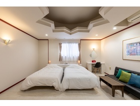 Room8 -Red- デラックスツイン