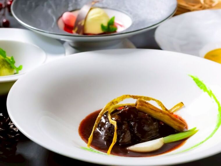 2025年12~2月冬<ラ・セゾン>野菜のポタージュ、旬魚のムニエル、道産牛頬肉のブッフ・ブルギニョンなど