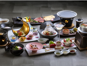 【2026春・銀の月】道産牛の焼きしゃぶしゃぶやお造りをはじめ、素材や器でも春を楽しむ会席膳