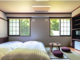 【和ベッドルーム】<山側-8~10畳>当館のスタンダードなお部屋。山々の渓谷美をお楽しみ下さい。