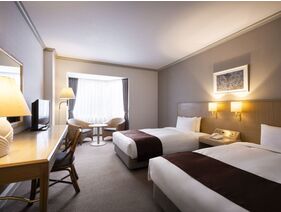 ◆スタンダードツイン／上品で落ち着いた空間が広がるお部屋で、ゆとりある寛ぎのひとときを。（客室一例）