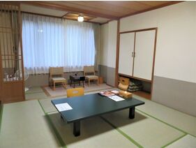 和室8畳(広縁+シャワーブース付き)