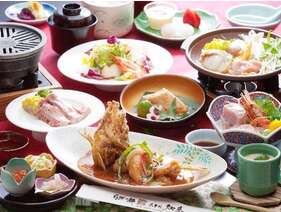 和食「汐華膳」は魚介類をメインとした和食御膳　
※夕食一例