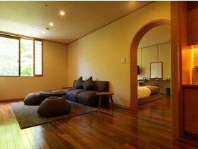 デラックスツイン（客室一例）／ツインベッド＋リビングの、52平米のデラックスツイン