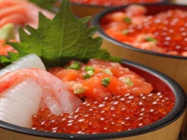 ◆【朝食】お好きな海鮮をお好きなだけ盛り付けてオリジナルの海鮮丼をお召し上がりくださいませ
