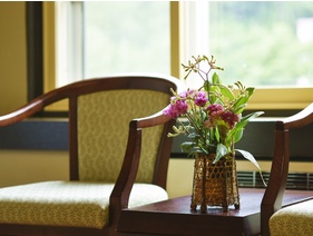 【スタンダード和室／30～35平米】窓の外には、国立公園の山々が広がる