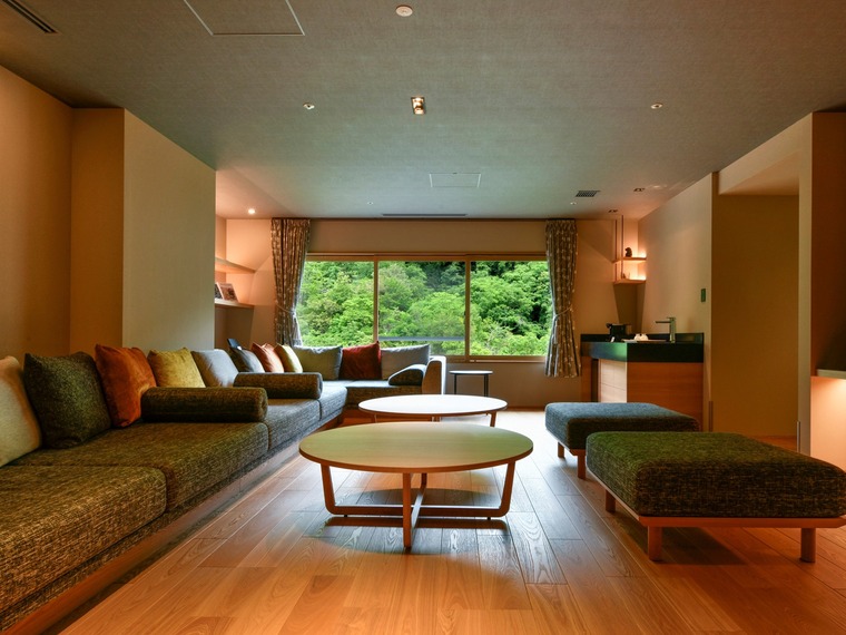 【展望温泉付 プレミアスイート 105平米】本当の寛ぎを追求し、温泉旅館の枠を超えたまさにプレミアな空間