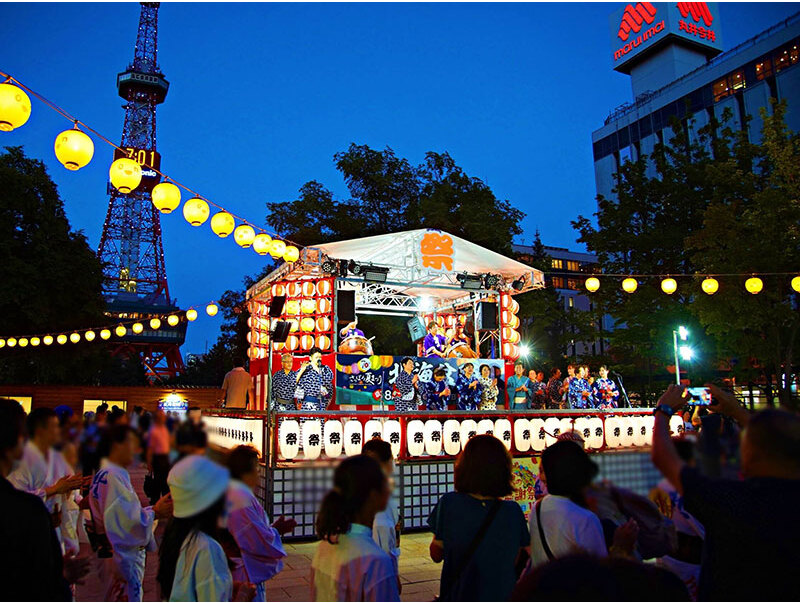 子どもから大人まで楽しめる北海盆踊り。北海道の短い夏の終わりを、みんなで踊って満喫しよう