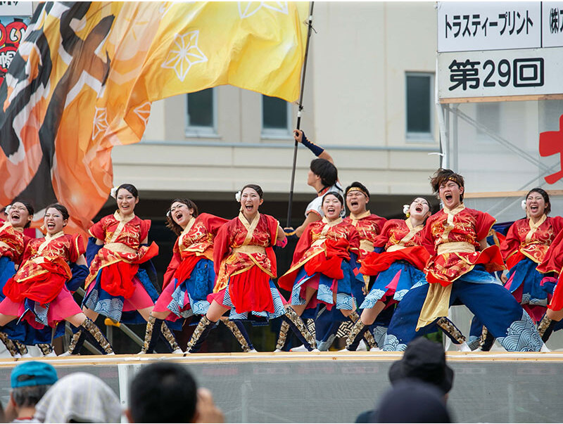 鳴子の音が軽快に響きわたります！