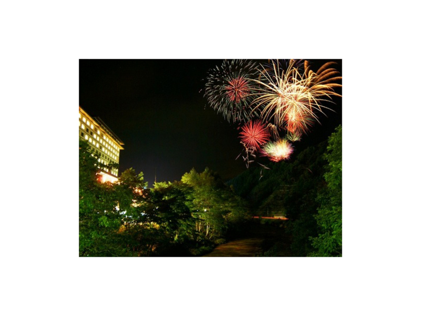 連日連夜、楽しませてくれる打上花火