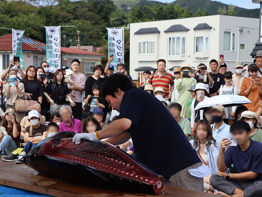 マグロ解体ショー