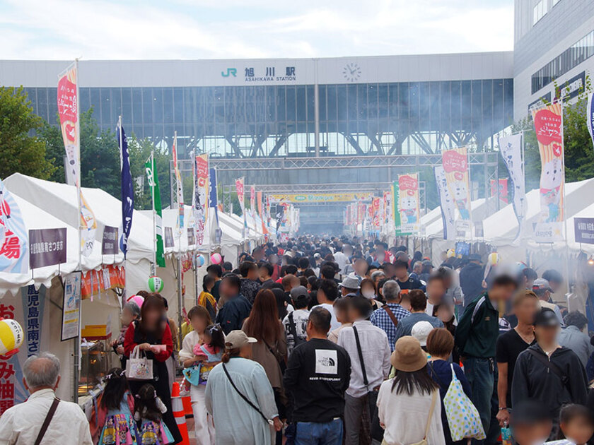 旭川駅前広場会場の様子