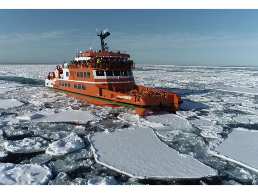 3階のデッキからは迫力満点の流氷がご覧いただけます