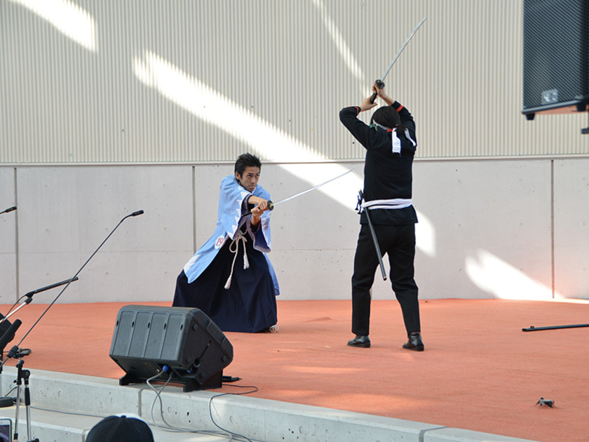 土方歳三になりきる、恒例の「土方歳三コンテスト」は函館市芸術ホールで開催