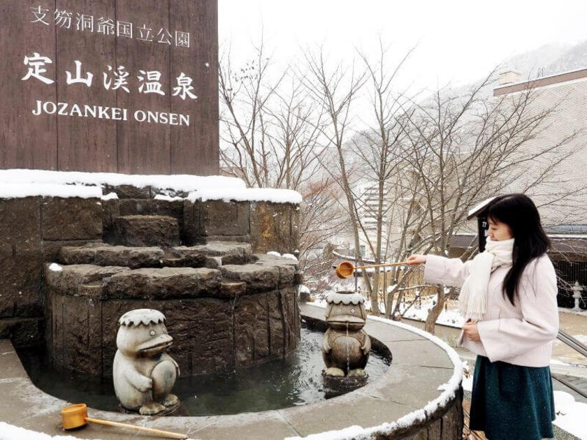 かっぱの口から温泉が流れ出る姿が、なんともユーモラスでかわいい。もちろん願かけは無料です