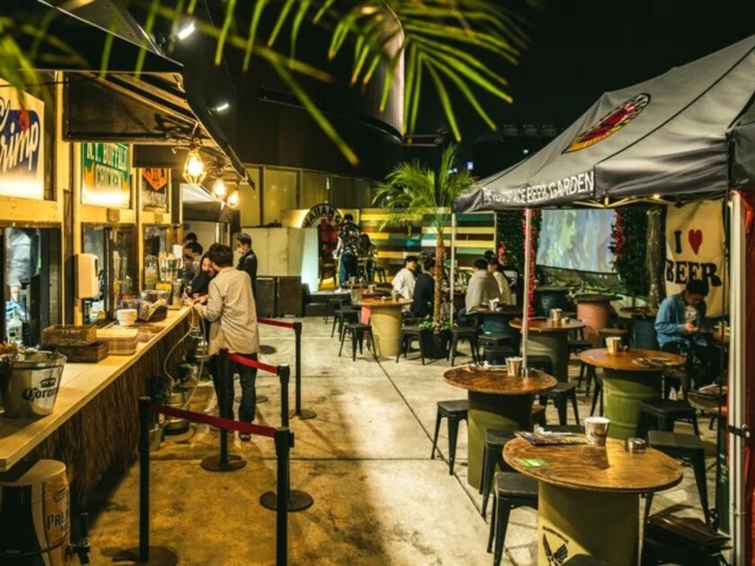 南：THE TERRACE BEER GARDEN HAWAIIAN GRILL“ALOHA AMIGO”
全天候に対応、テーマはハワイ！
