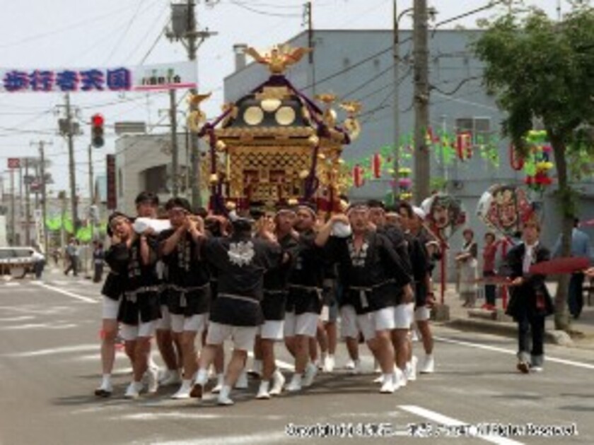 八雲神社による「神輿渡御」