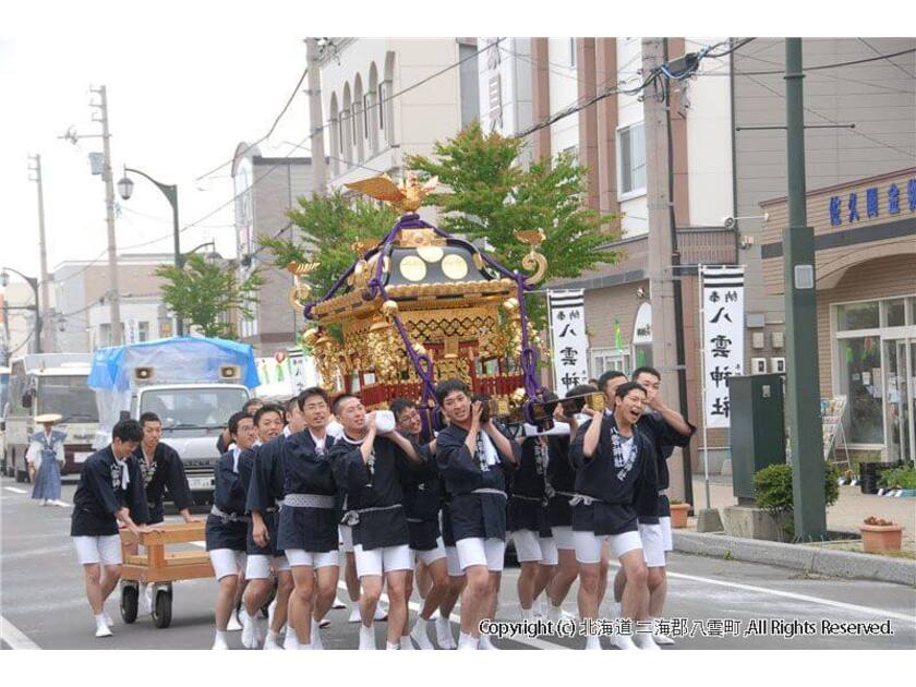 八雲神社による「神輿渡御」（過去開催の様子）