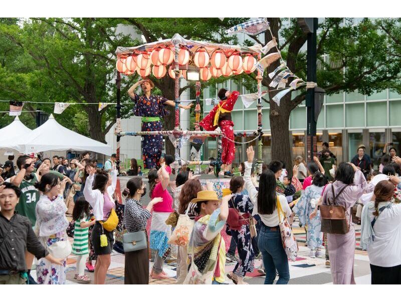 アカプラに櫓が登場し盆踊りが開催(写真はすべて 撮影:小牧寿里様)