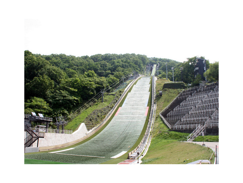 宮の森ジャンプ競技場は、札幌オリンピック冬季大会に向けて新設されたノーマルヒルに分類されるスキージャンプ競技場