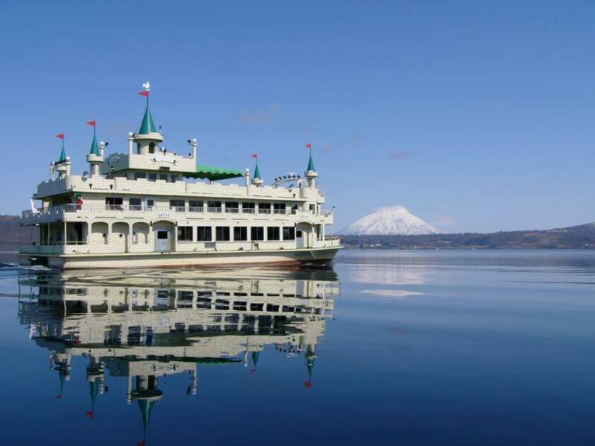 洞爺湖をエスポアールで周遊。4月~10月は中島に上陸できます