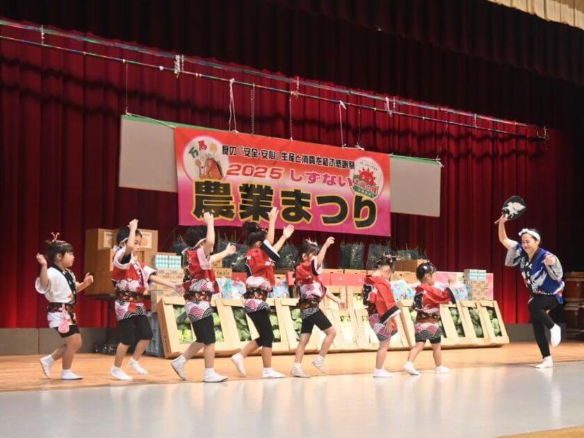 子どもたちの可愛い姿が微笑ましい阿波踊り