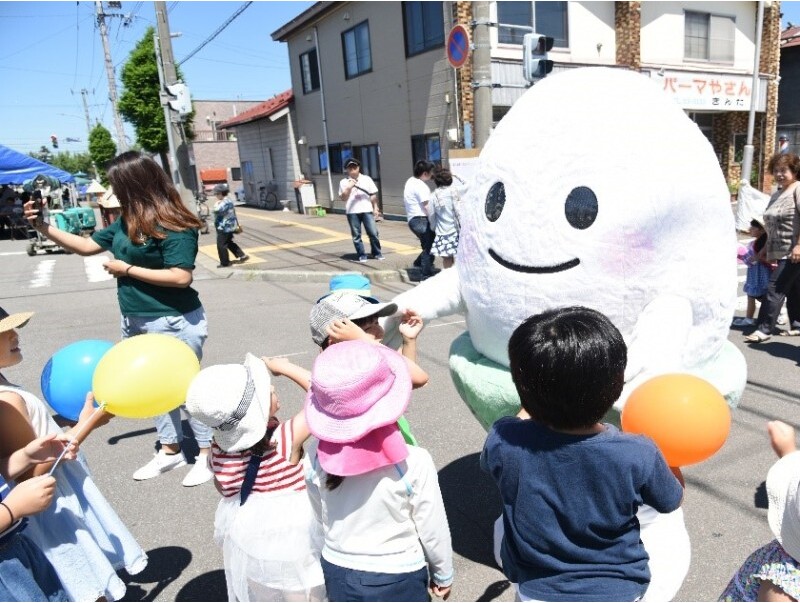 こめッちと子どもたちの様子