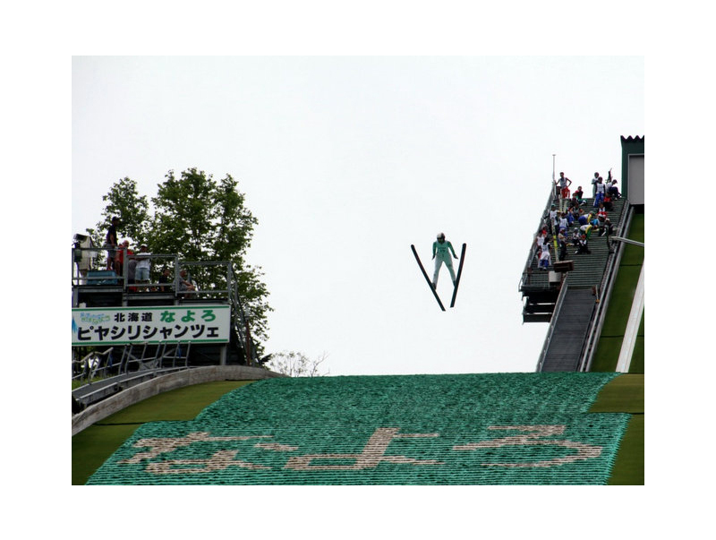 名寄ピヤシリシャンツェは、道内では唯一ミディアムヒルとノーマルヒルが併設したサマー対応ジャンプ台です