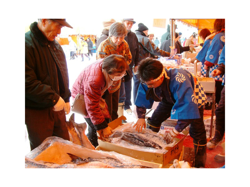 その場で発送できるので、お歳暮に利用する人も多いとか。オホーツクの豊かな海の幸を新鮮な状態で送れます