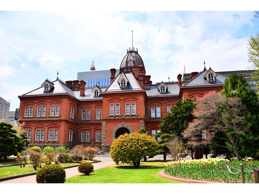 赤れんが庁舎外観。札幌を代表する観光スポットとして多くの来場者が訪れています。（提供：北海道庁）