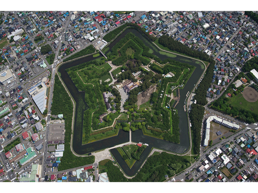 この星形の城郭は日本では五稜郭と長野県にある龍岡城の2か所だけ（写真：函館市教育委員会提供）