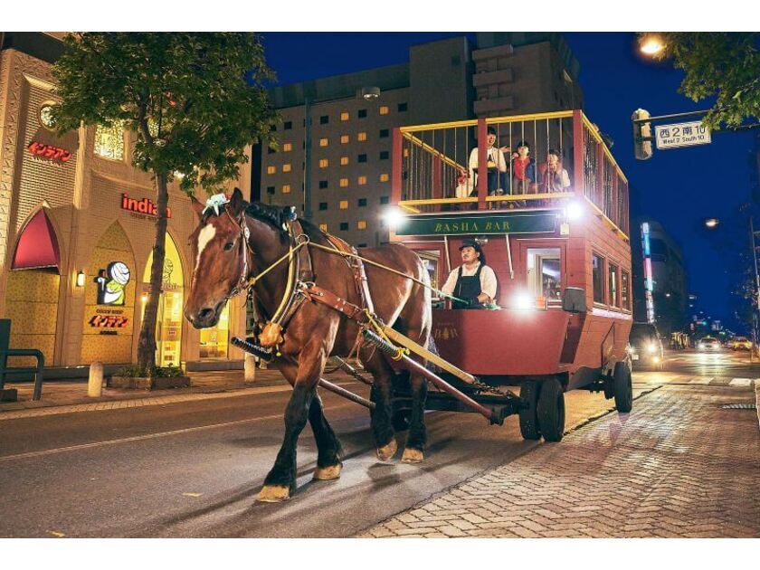 「HOTEL&CAFE NUPKA」と馬文化を愛する地元の仲間が結束し実現した『馬車BAR』