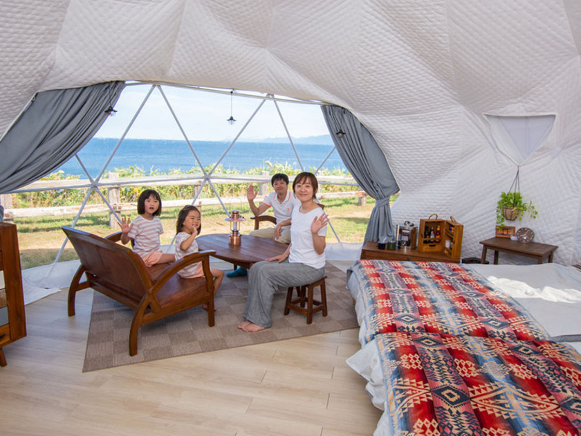 日本海を一望するドーム型テントで絶景マリンピングを満喫できます。