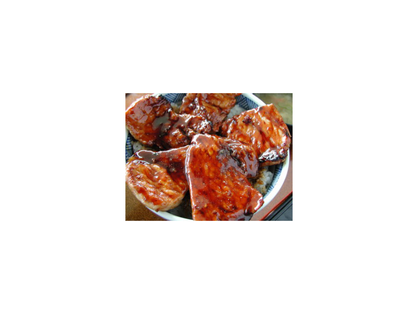 北海道「道の駅弁」第1号に認定された炭焼き豚丼は「この豚丼」というユニークな名称。テイクアウトもOK
