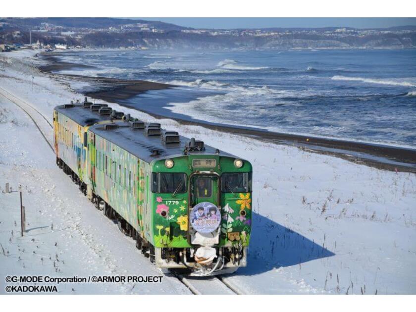 車窓からの目の前に見えるオホーツク海は迫力です