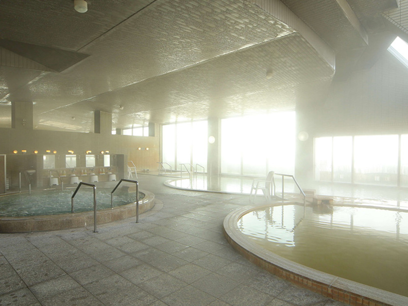 広々とした開放感のある大浴場。サウナも昨年リニューアルしたばかり