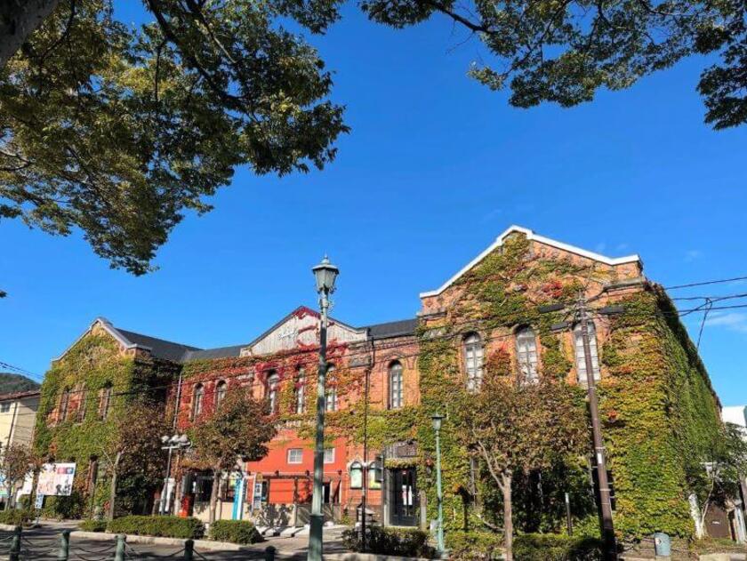 北海道の玄関口だった函館に第1号の郵便局として1911（明治44）年に建造され、1962（昭和37）年までの約50年間、大きな役割を担っていた建物