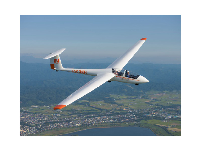地上では見えない雄大な風景を楽しめるのがグライダーの魅力。体験飛行では北海道の空と大地の大きさを実感できます